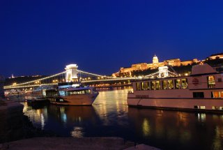 170  320x240 pod budapesta noaptea Budapesta   Praga   Viena, dintr un foc!