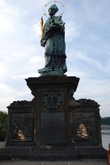 171  320x240 praga statuia dorintelor Budapesta   Praga   Viena, dintr un foc!