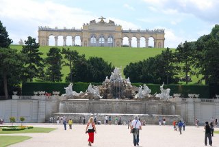 190  320x240 viena gloriette Budapesta   Praga   Viena, dintr un foc!